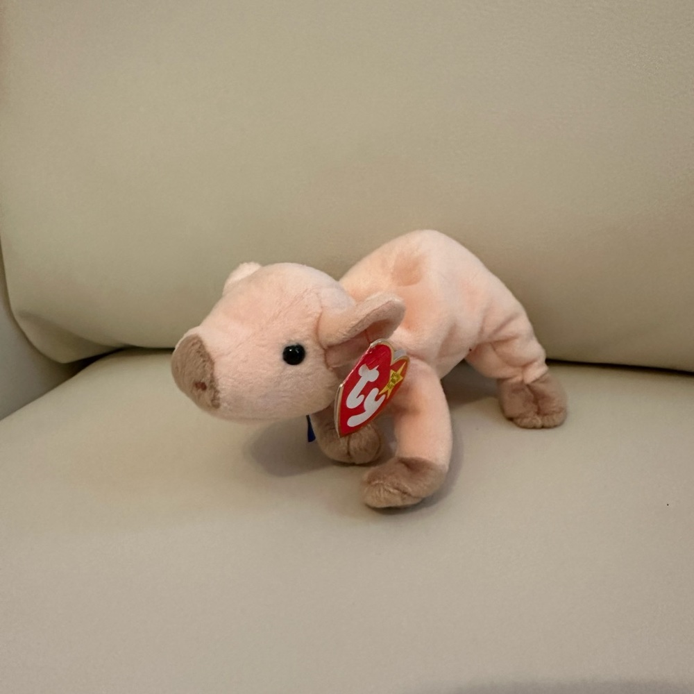 Ty Beanie baby “Knuckles”